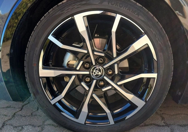 Toyota Prius cena 194400 przebieg: 1710, rok produkcji 2023 z Otmuchów małe 436